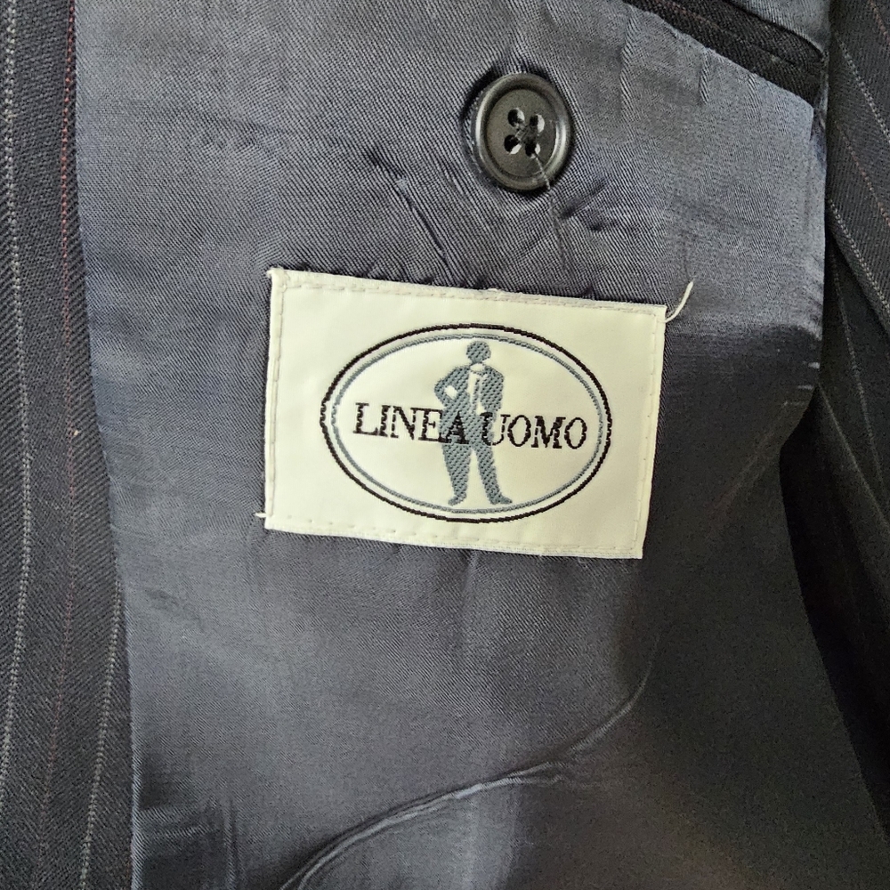 Sophisticated Black Pinstripe Men's Suit - Picture 5 of 11